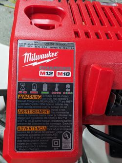 Milwaukee M12-M18 Charger