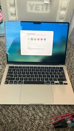 Apple mac book air (2022)