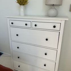 Dresser And 2 Nightstands