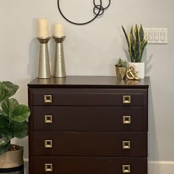 Dresser, Wood! Attractive Mid-Century Modern 4-Drawers, Chest, Coffee Bar, Buffet, Credenza, Entryway Table, Storage, TV Stand - Solid Construction!