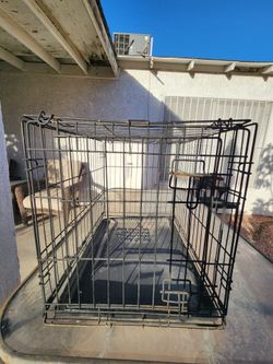 Small Metal Dog Crate/Kennel - Single Door