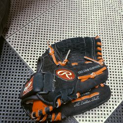 Rawlings Savage S105NO 10.5" Youth Baseball Glove Leather RH Throw; Black