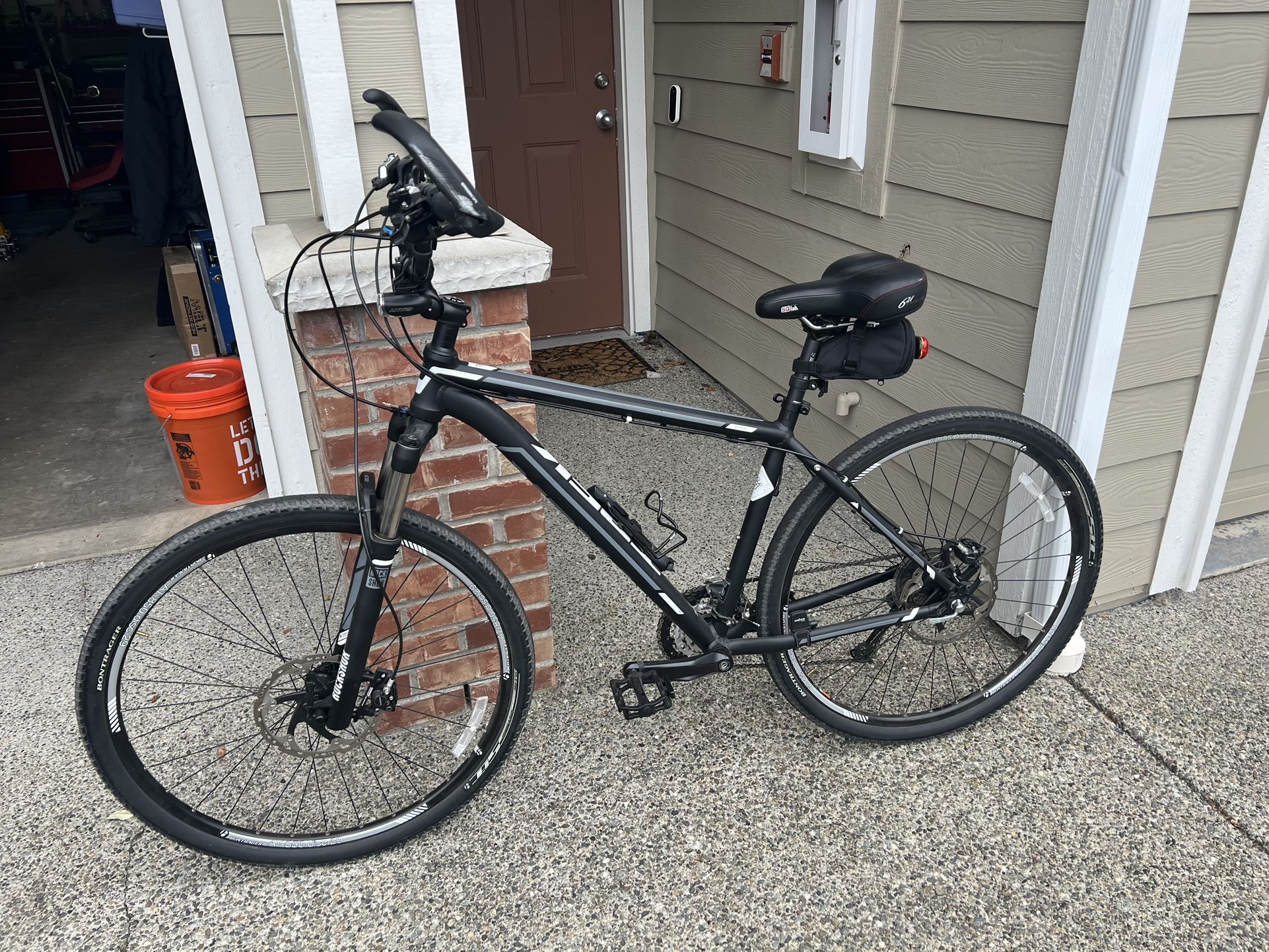 Trek Bikes + Thule Rack