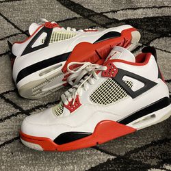 Air Jordan 4 Fire Red Size 13 