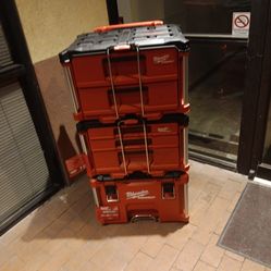 Milwaukee pack out rollout drawers toolbox