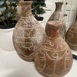 CLAY TERRACOTTA VASE/JARRONES