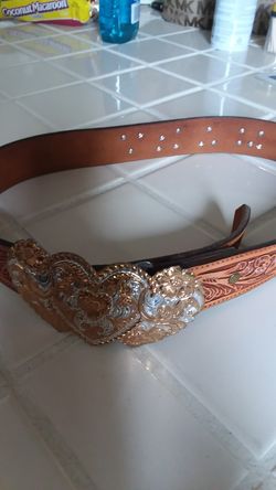 LEATHER BELT WITH QUALITY BUCKLE