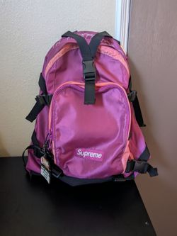 Supreme Backpack 'Magenta' Season  F/ W 19