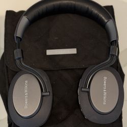 Bowers & Wilkins PX7 Wireless Headphones 