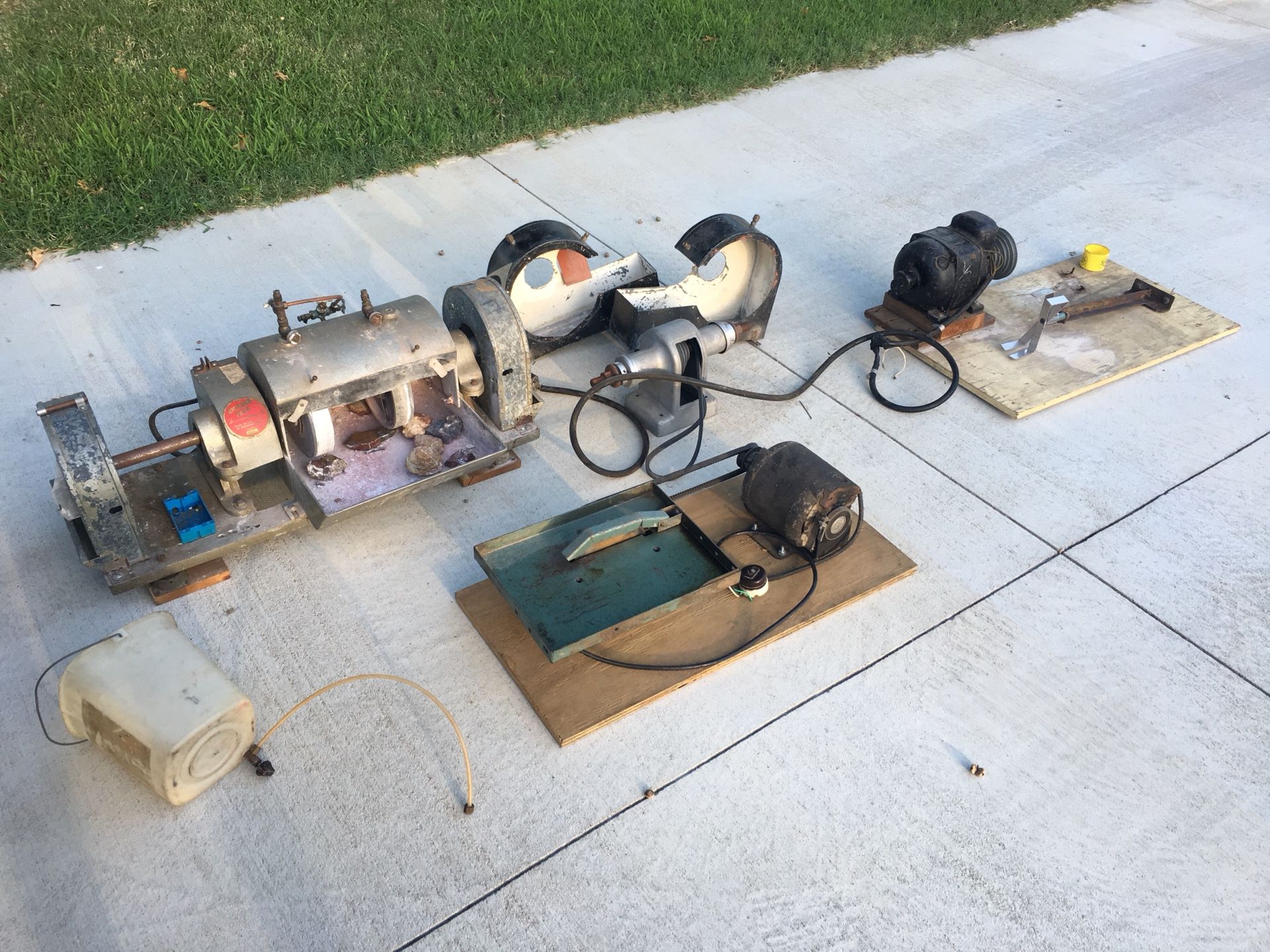 Highland park Lapidary station and accessories also a 6” Raytech slab saw