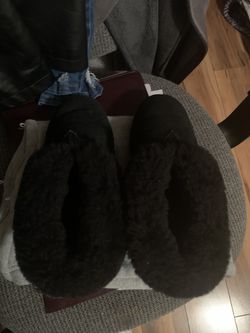 Bear claw slippers Sz 6