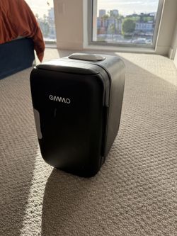 Mini Cosmetic Refrigerator