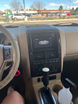 08 Ford Explorer