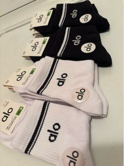 Alo medium size socks