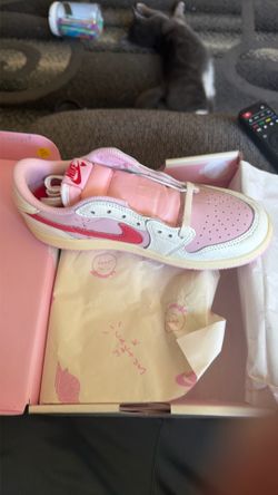 Tropical pink Travis Scott