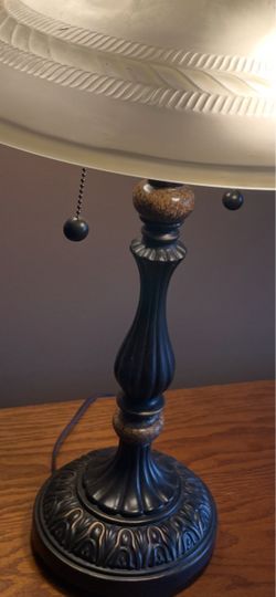 Traditional Table Lamp with Pull Chain