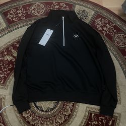 Black Quarter Zip in Size Small
