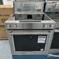 New Kitchen Aid Electric Stove New With Warranty