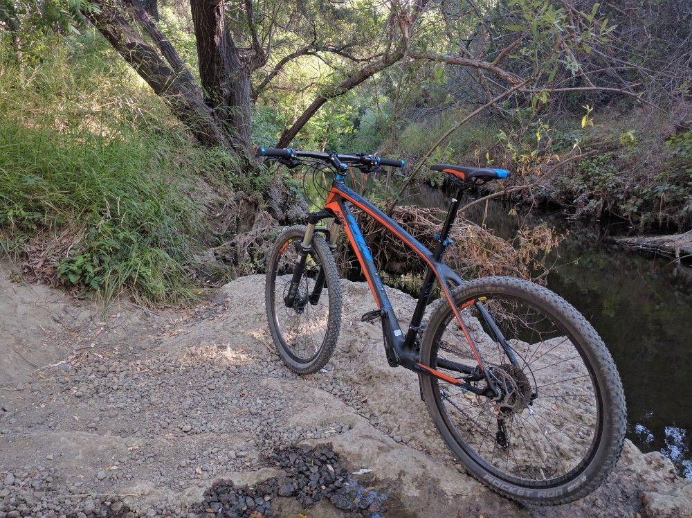 KTM Aera Comp 27.5 Carbon Hardtail Mountain Bike