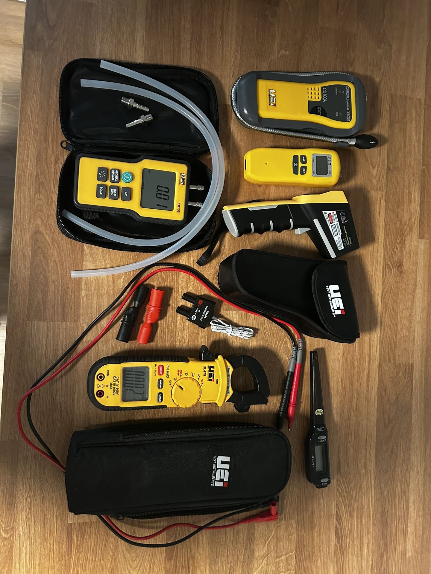 UEI Test Measuring Instruments HVAC With Case