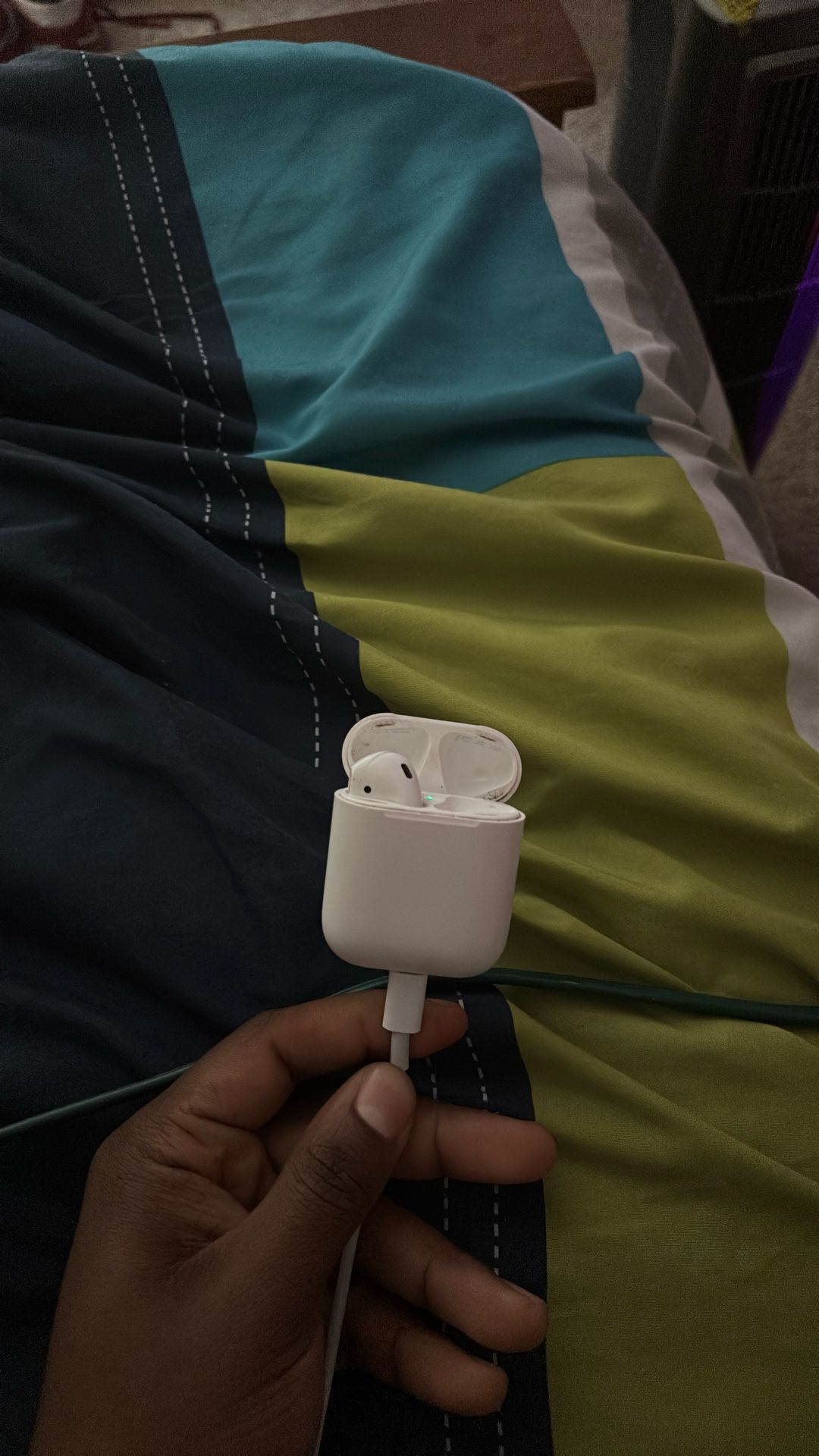 Left AirPod (READ DESCRIPTION)