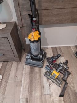 Dyson dc33  upright vaccum
