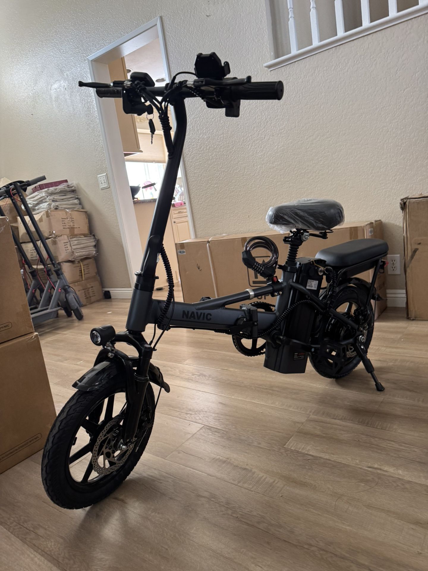 Folding electric bicycle