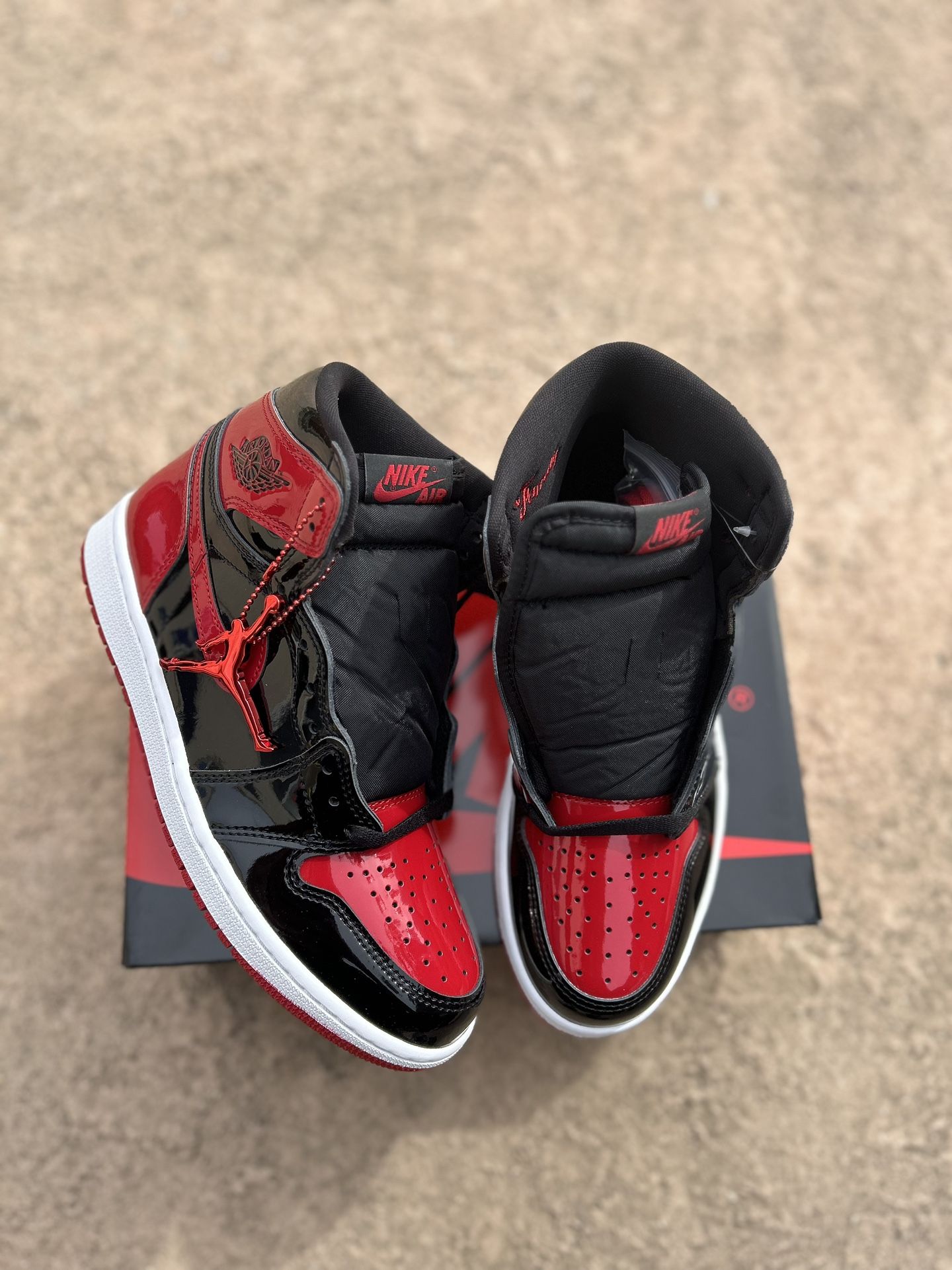Patent Bred Jordan 1s Size 8.5🔥