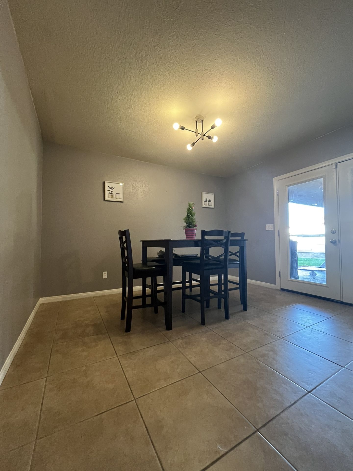 5 Person Wood Dining Table With Bench