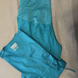 Maternity scrubs