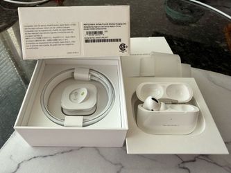AirPods Pro right with case, cable, box