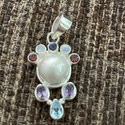 MULTIPLE STONE PENDANT