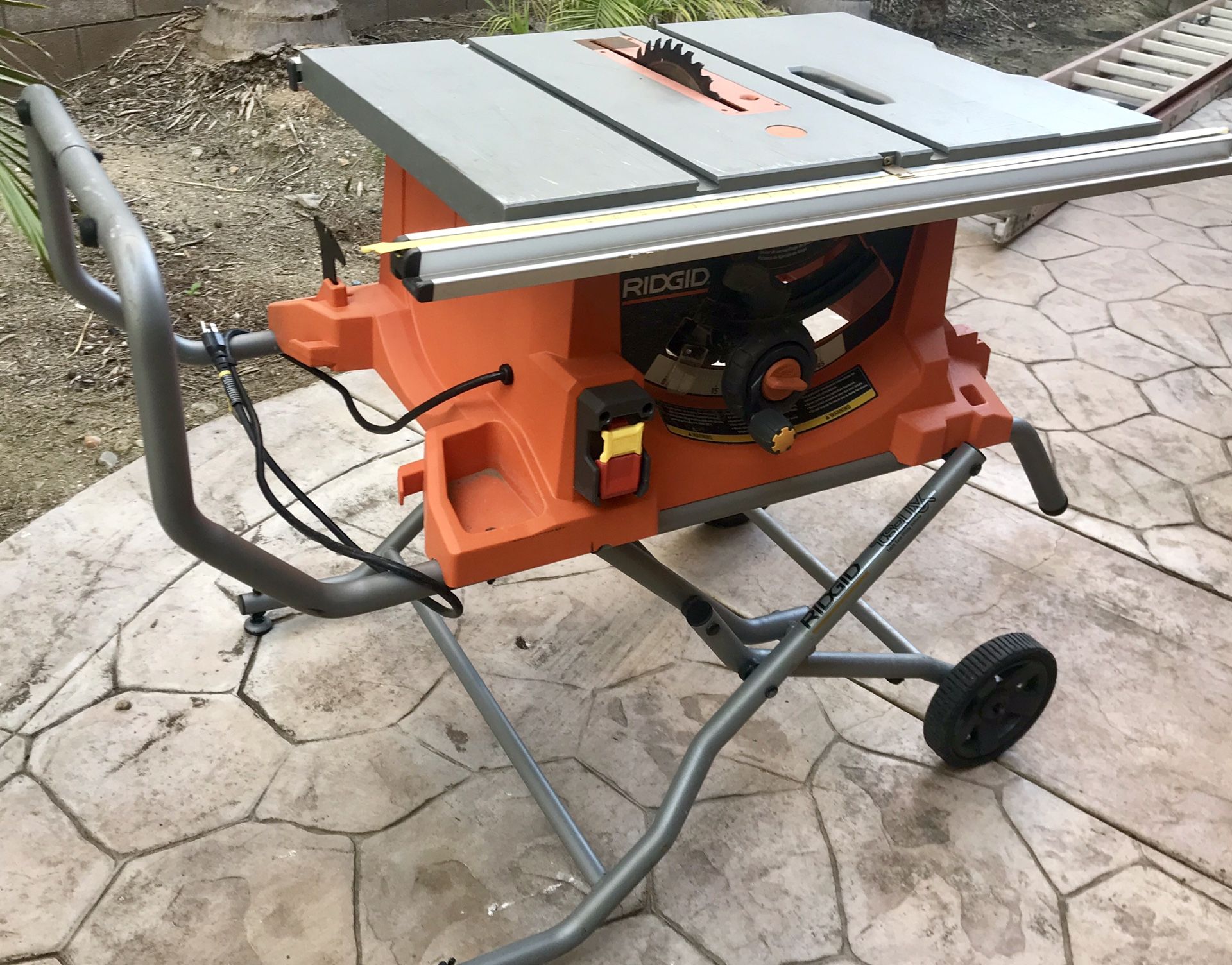 BARGAIN. !!! R4513. Ridgid table saw WORKS GREAT. 10” portable for Sale