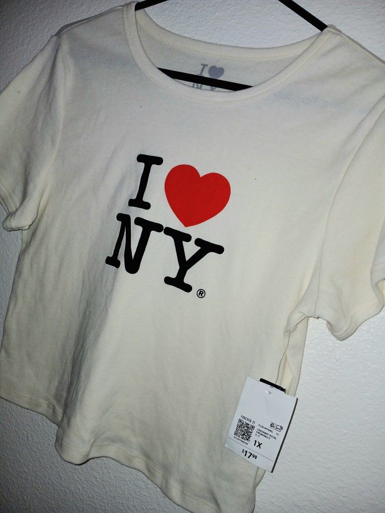 Forever 21 Women's White and Cream Crop-top (Size 1x Teen Size. Runs Smaller than Size) New $6
Pick up Mckinney