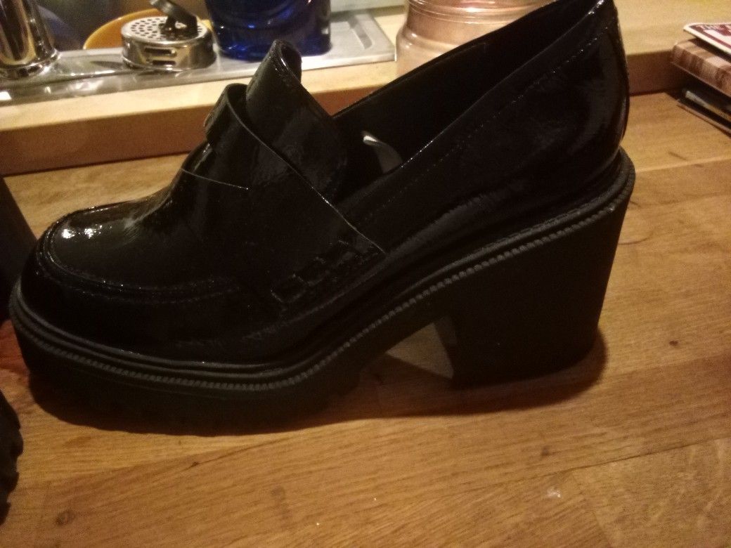 Size 10 Shiny Chunky Loafers