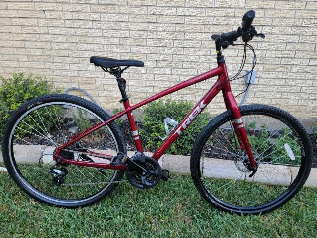 Trek Verve 2 Hybrid Bike