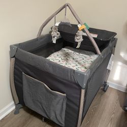 2 In 1 Baby Crib And Baby Changing Station