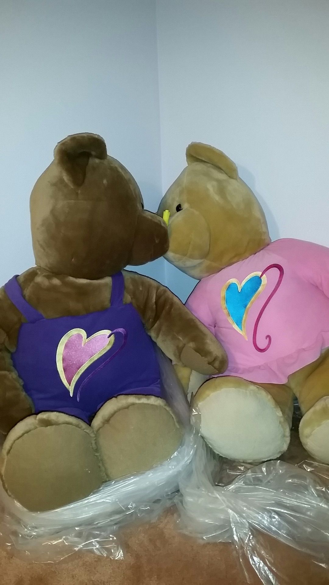 Hallmark kissing extra large bears