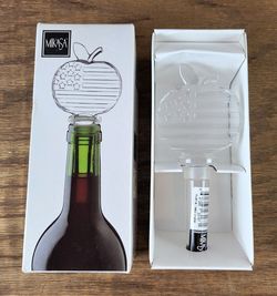 Mikasa Apple "Stars & Stripes" Crystal Wine Bottle Stopper