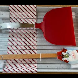 4 Piece Holiday Baking Sheet Set with Spatula and Cooling Rack (cash & pick up only)