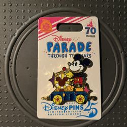 Disney Parks Disneyland Parade Through the Years Mickey Mouse Pin LE2000