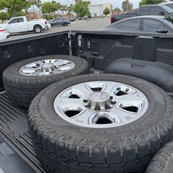 Ram 2500/3500 20in wheel and tire