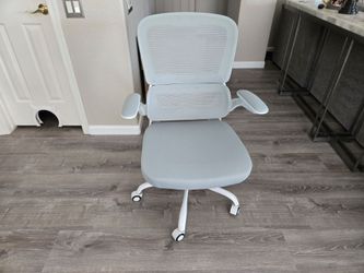 Tralt Office Chair - Brand New