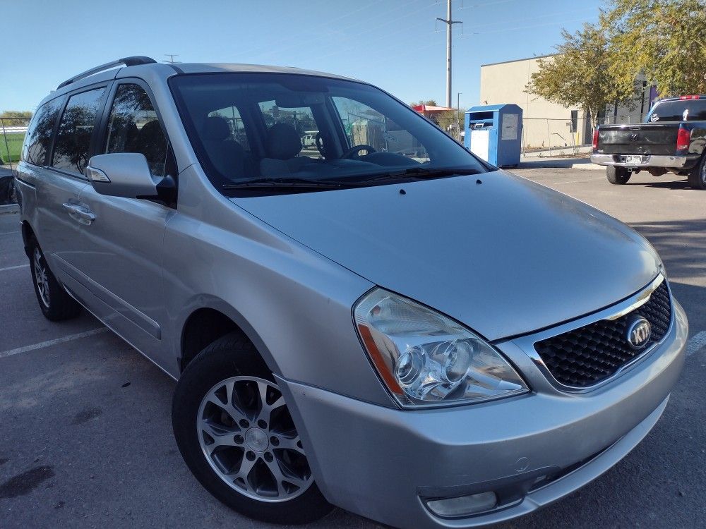 2014 KIA Sedona