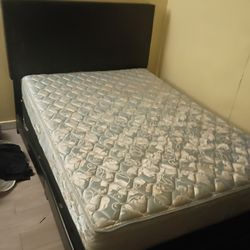 Full size bed