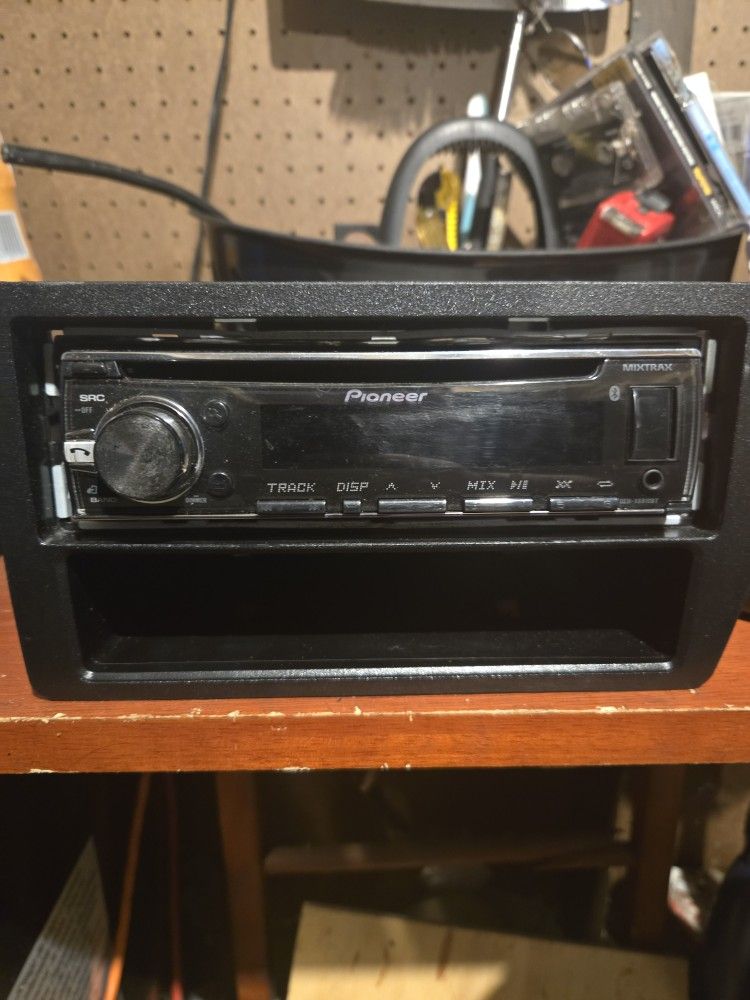 Pioneer DEH-X6810BT Stereo with Bluetooth