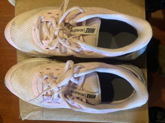 NIKE REVOLUTION SNEAKER