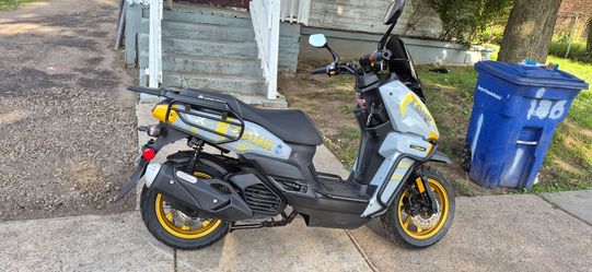 2025  tank x 200cc scooter with wheels