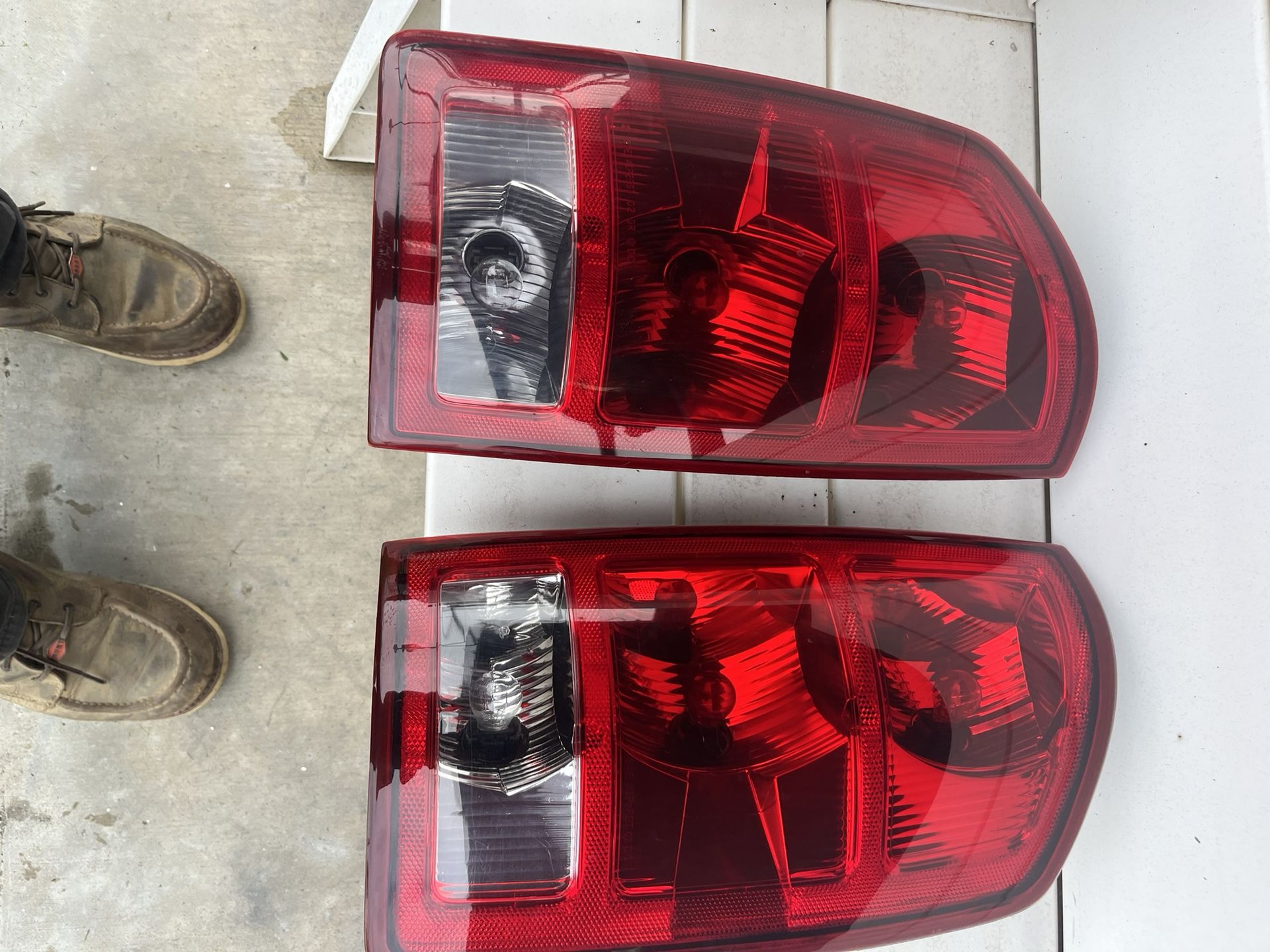 06 Dodge tail lights