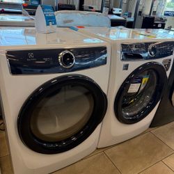 Electrolux Washer And Gas Dryer 